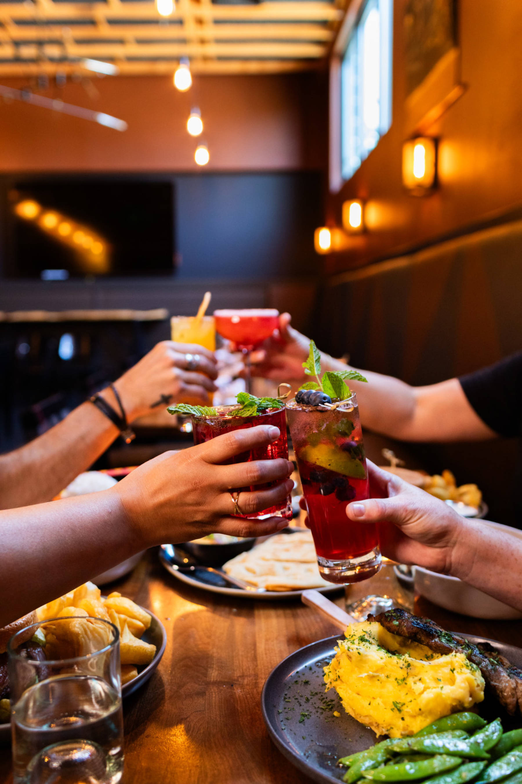 Restaurant » Happy Hour Photo